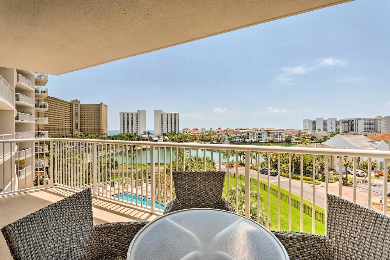 Apartment High-Rise Destin Condo With Balcony And Pool View