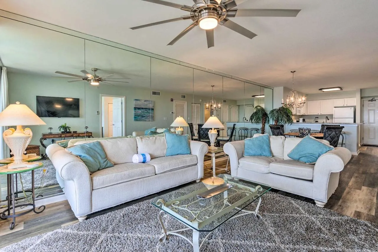High-Rise Destin Condo With Balcony And Pool View Apartment
