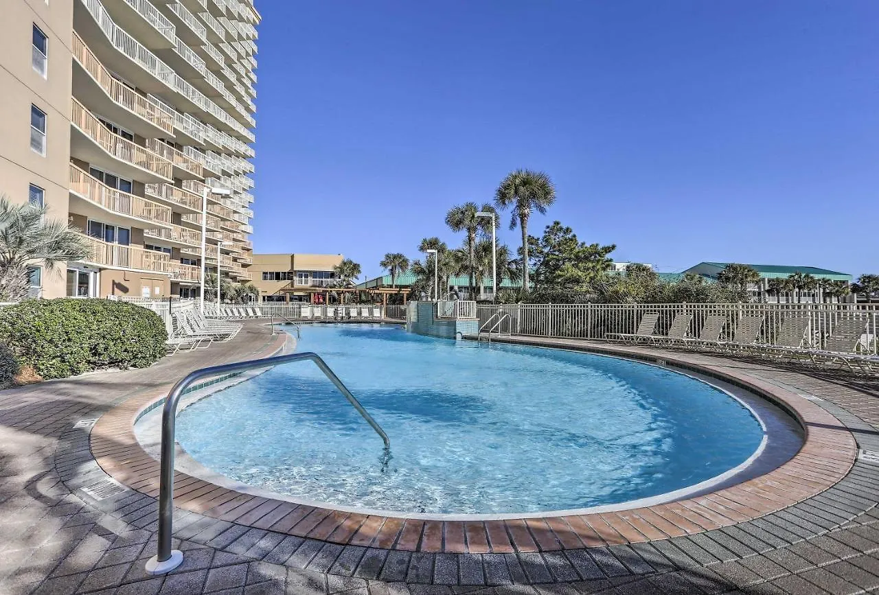 High-Rise Destin Condo With Balcony And Pool View